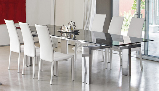 Picture of Extraordinary Glass Dining Tables for Finest Service