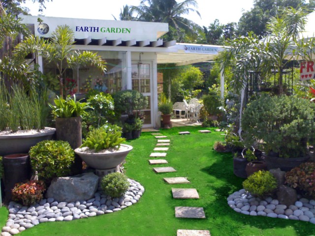Picture of Lovely House Gardening and Landscaping Concepts 
