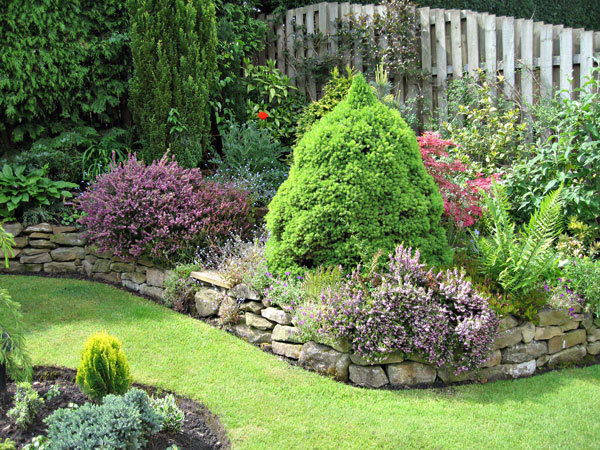 Picture of Lovely House Gardening and Landscaping Concepts 