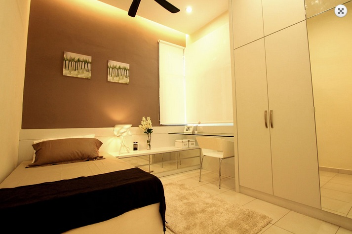 Picture of Artistic Modern Bungalow House with Melodramatic Interior Design