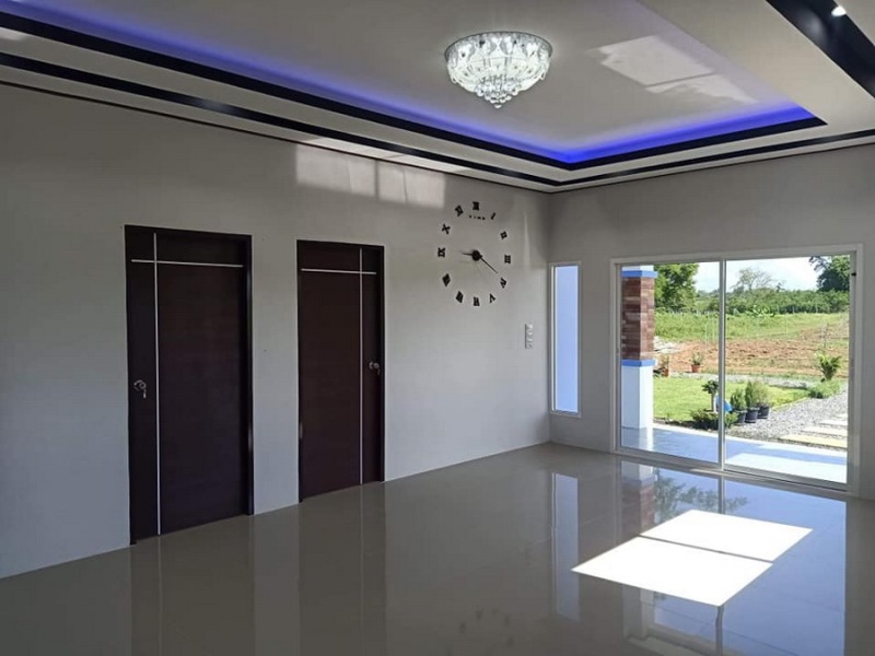 Picture of One Storey Modern House in Blue & White Exterior