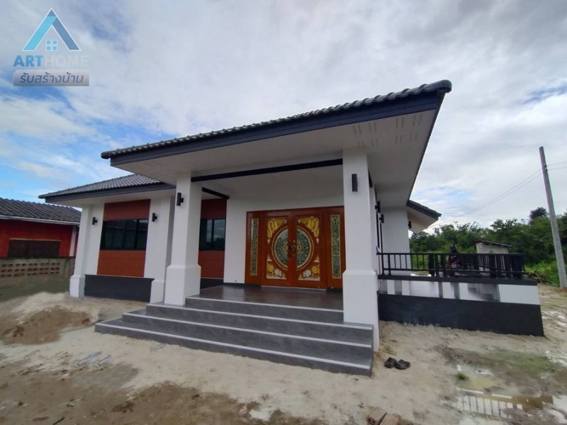 Picture of Modern Bungalow House with Prominent Hip Roof