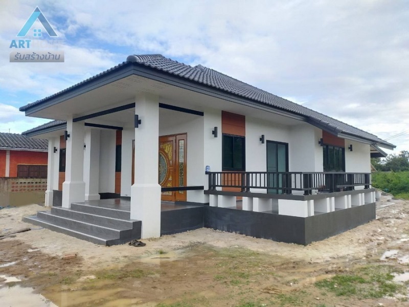 Picture of Modern Bungalow House with Prominent Hip Roof