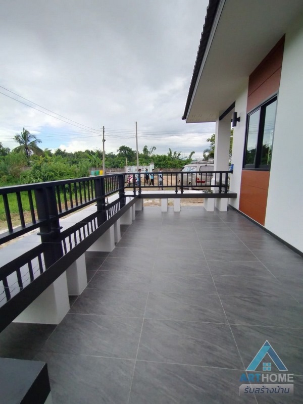 Picture of Modern Bungalow House with Prominent Hip Roof