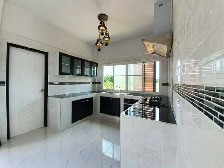 Picture of Single Storey Modern Design with Graceful Exterior