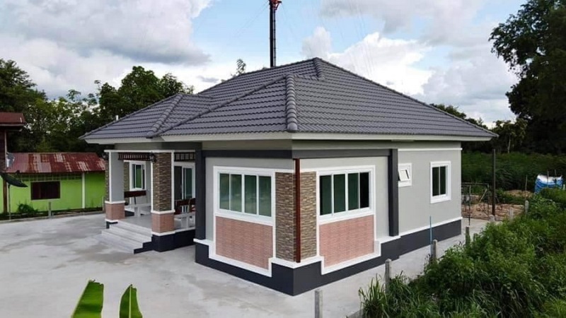 Picture of Single Floor Contemporary Home with Refined & Creative Hip Roof