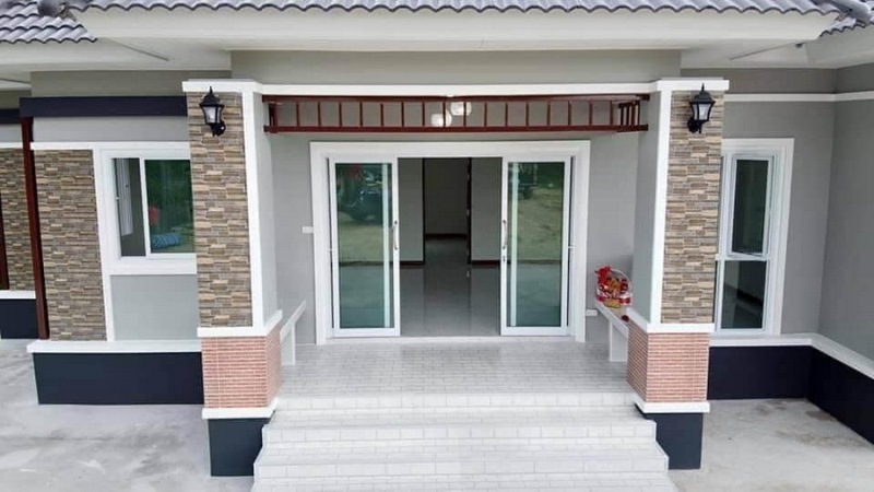 Picture of Single Floor Contemporary Home with Refined & Creative Hip Roof