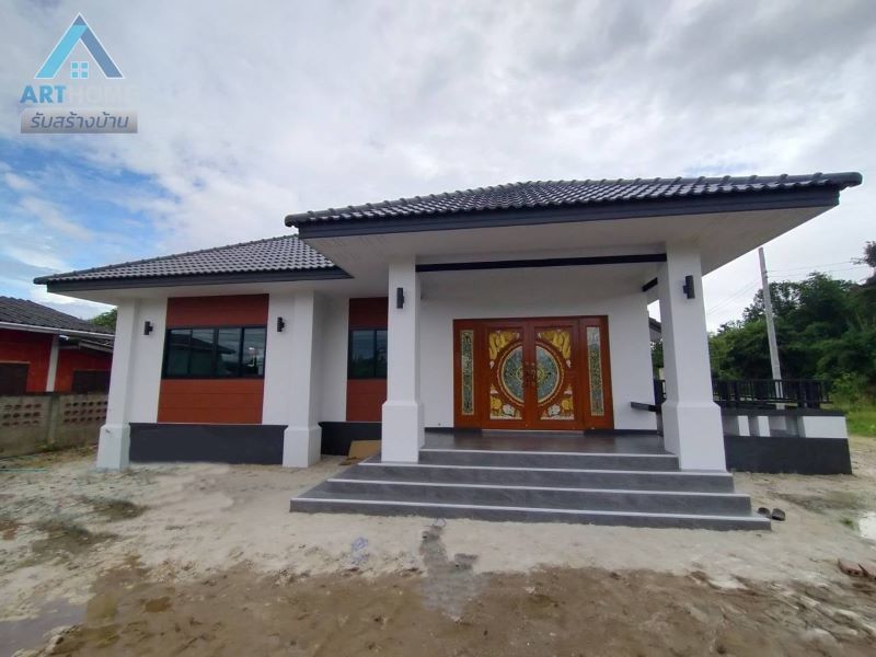Picture of Cross Hipped Roof Design of a Contemporary House