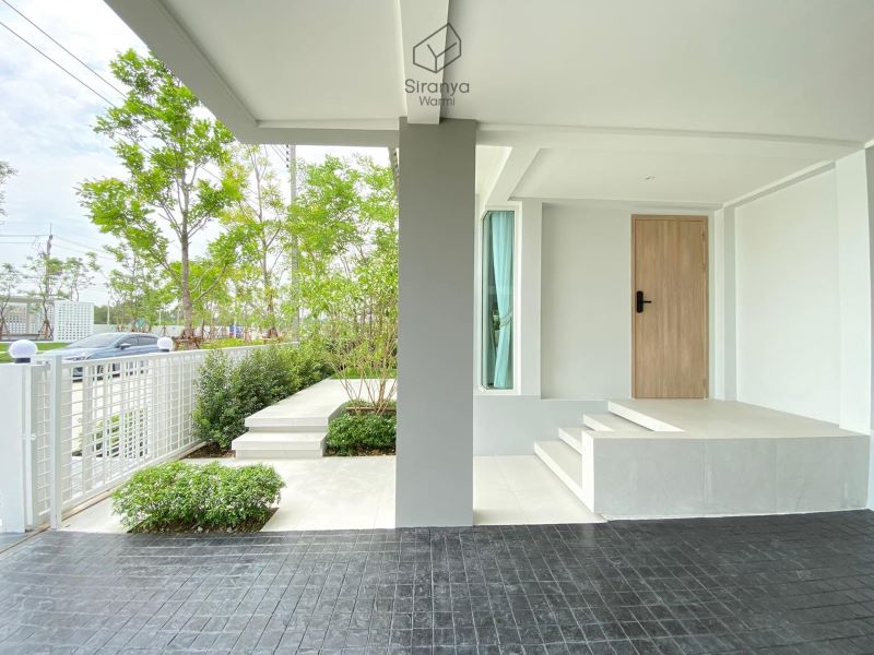 Picture of Contemporary Single Level House with Wood Themed Interior