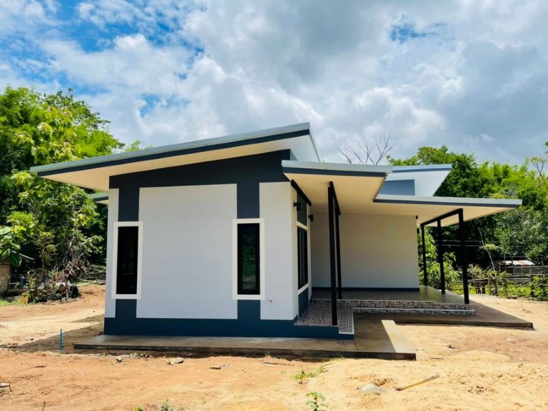 Picture of Simple One Storey House with Open Wide Portico