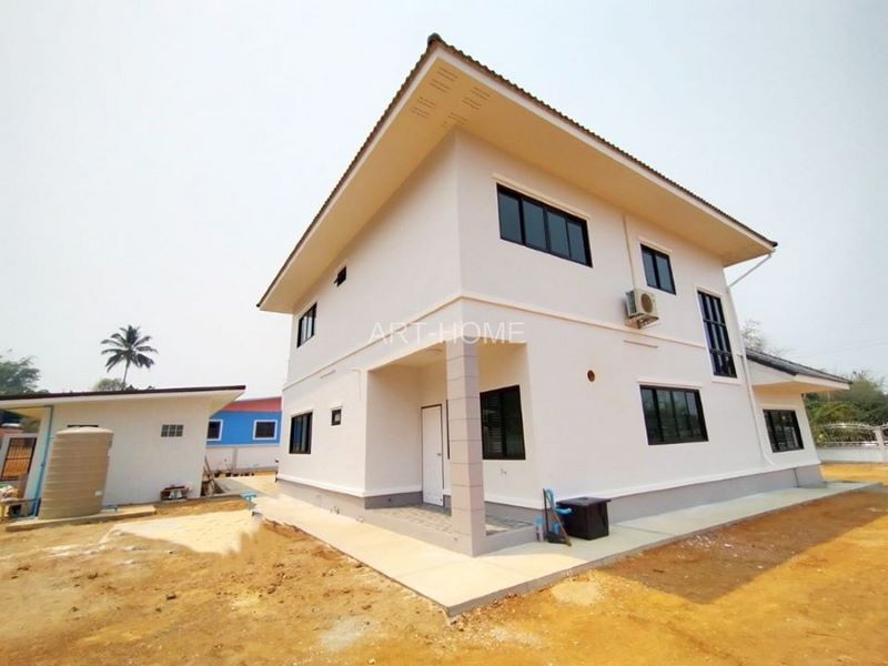 Picture of Two Storey Contemporary Home for a Large Family